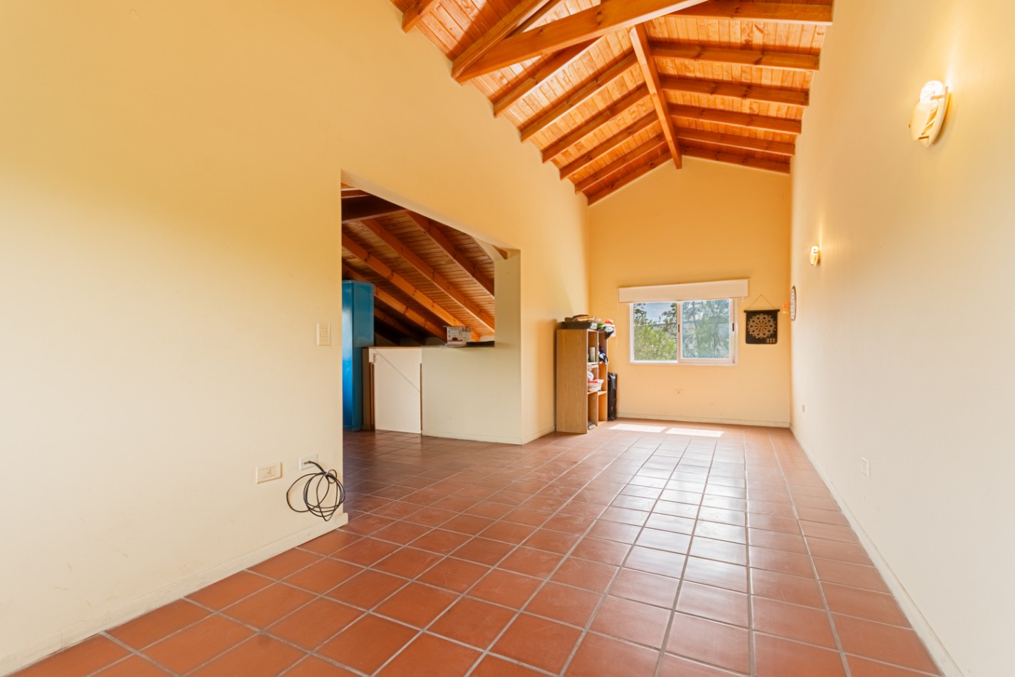 Excelente Casa 5 Ambientes + Playroom c/ Dependencia de Servicio - Piscina - Parrilla - Galeria - A/C 