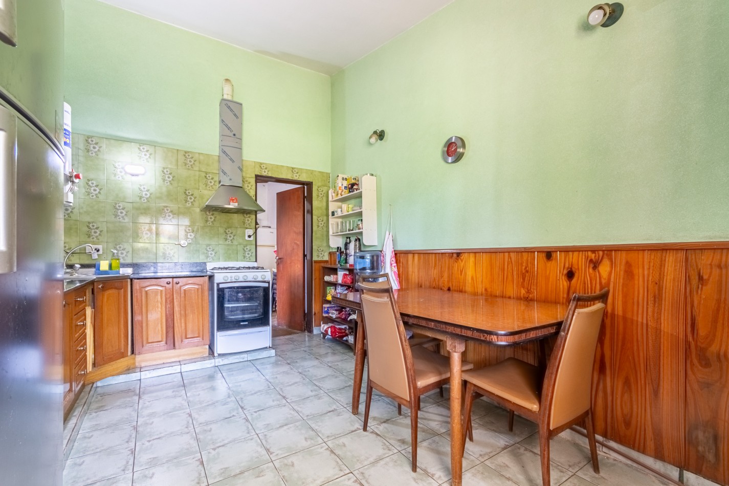 Excelente Casa con Terreno Propio C/ Piscina - Parrilla - Lavadero - Calefaccion - Gran Potencial