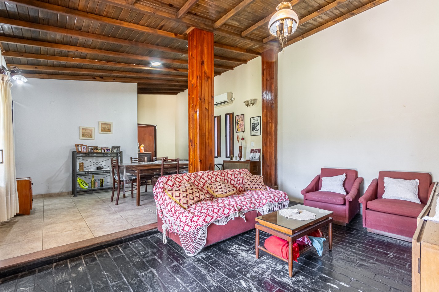Excelente Casa con Terreno Propio C/ Piscina - Parrilla - Lavadero - Calefaccion - Gran Potencial