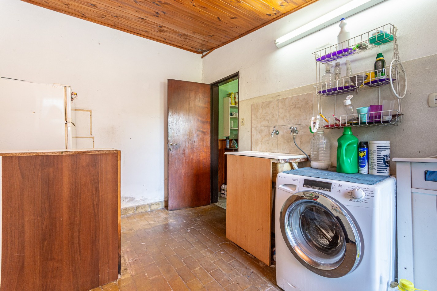 Excelente Casa con Terreno Propio C/ Piscina - Parrilla - Lavadero - Calefaccion - Gran Potencial