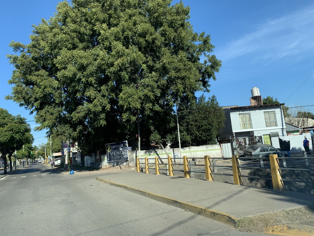 LOTE IMPERDIBLE - SOBRE AVENIDA PRINCIPAL 