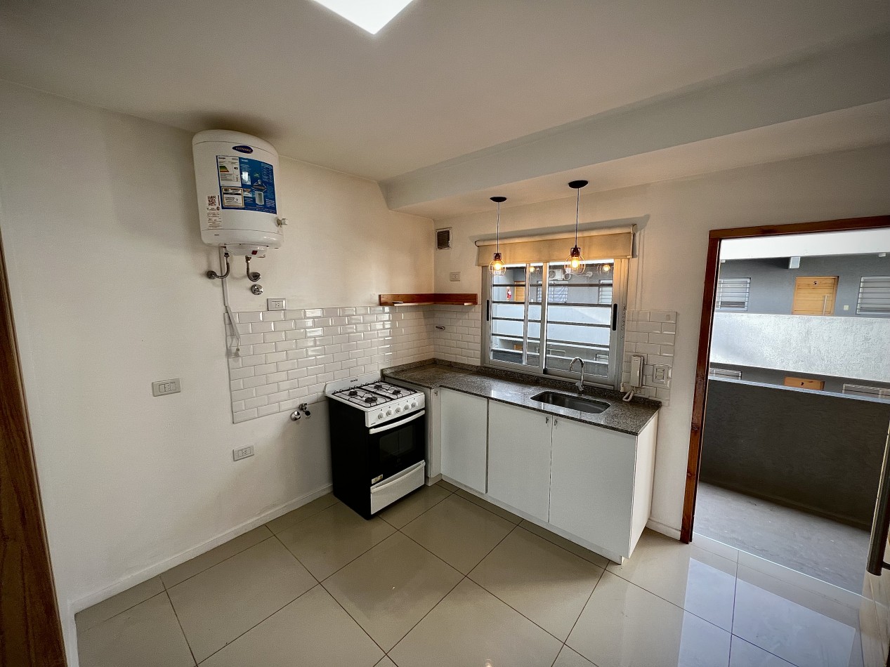 Excelente Departamento 2 Ambientes c/ Balcon al Frente - Cochera Cubierta - Piscina en Don Torcuato