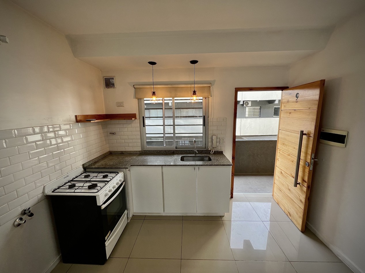 Excelente Departamento 2 Ambientes c/ Balcon al Frente - Cochera Cubierta - Piscina en Don Torcuato
