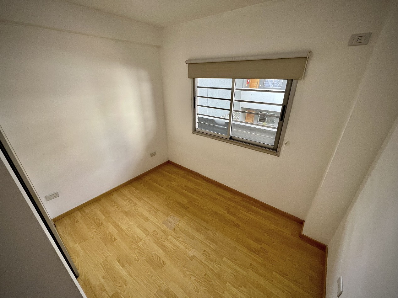 Excelente Departamento 2 Ambientes c/ Balcon al Frente - Cochera Cubierta - Piscina en Don Torcuato