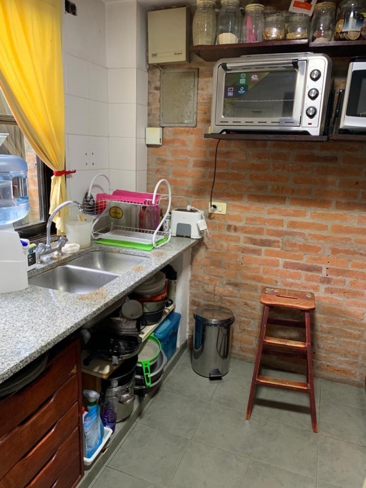 Casa de 4 Ambientes en Don Torcuato - Cochera / Piscina / Parrilla / Lavadero
