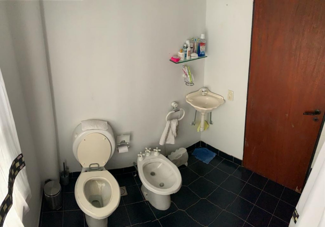 Casa de 4 Ambientes en Don Torcuato - Cochera / Piscina / Parrilla / Lavadero