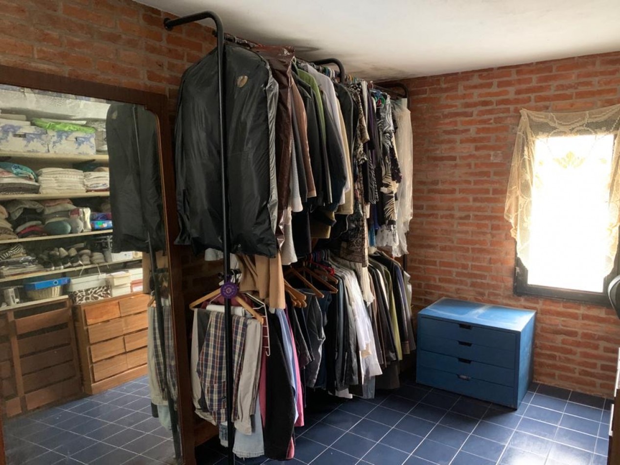 Casa de 4 Ambientes en Don Torcuato - Cochera / Piscina / Parrilla / Lavadero