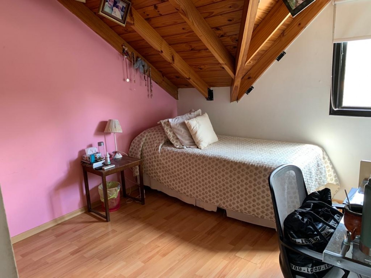Casa de 4 Ambientes en Don Torcuato - Cochera / Piscina / Parrilla / Lavadero