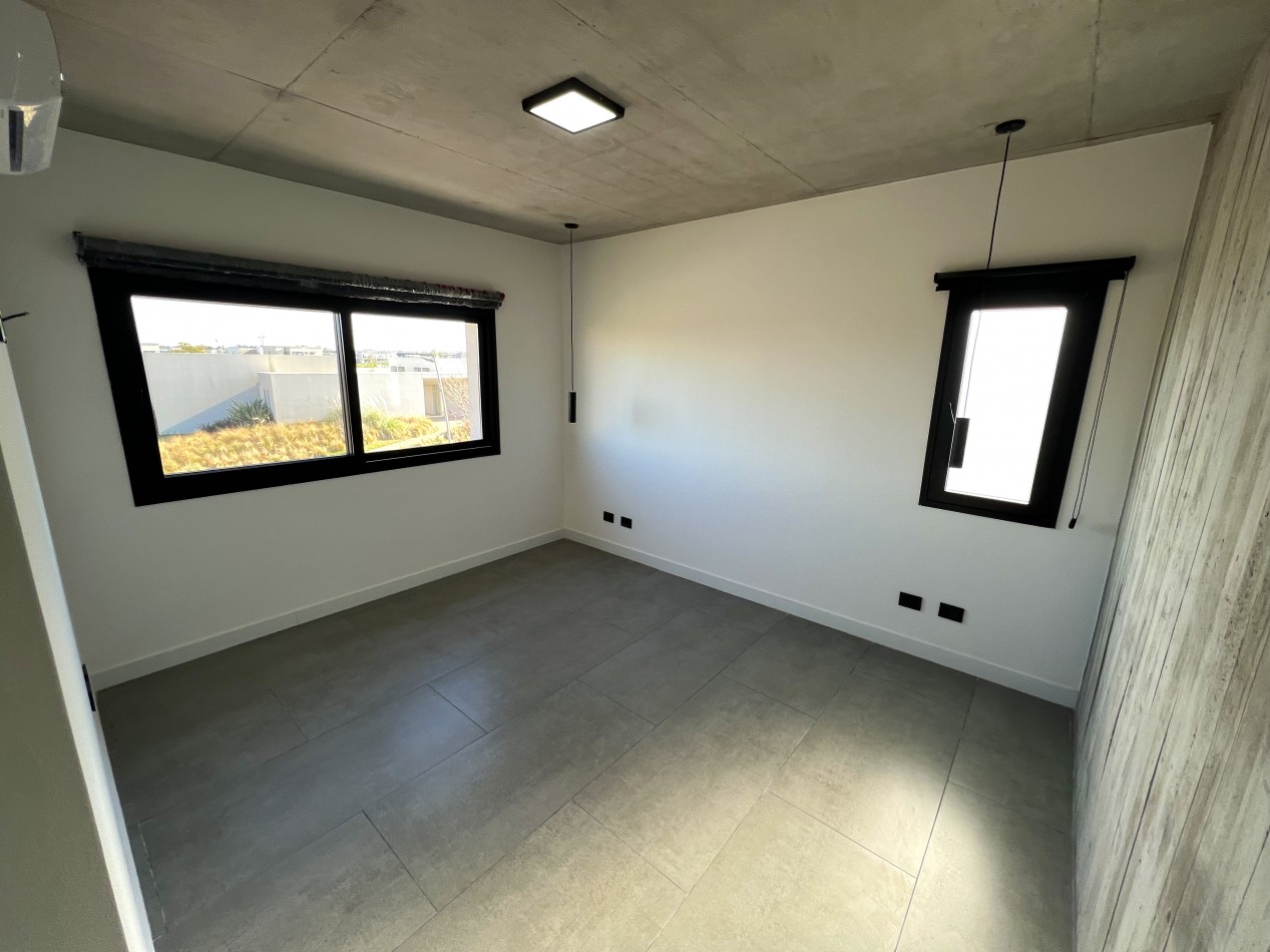 Excelente Casa de Lujo 6 ambientes c/ piscina - parrilla - mastersuite - sauna