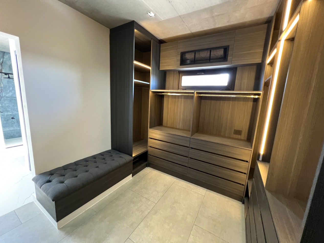 Excelente Casa de Lujo 6 ambientes c/ piscina - parrilla - mastersuite - sauna