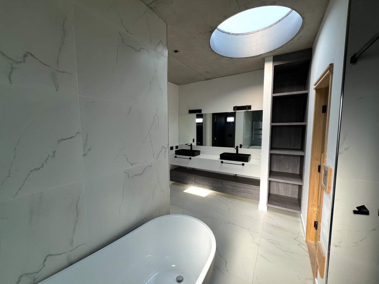 Excelente Casa de Lujo 6 ambientes c/ piscina - parrilla - mastersuite - sauna