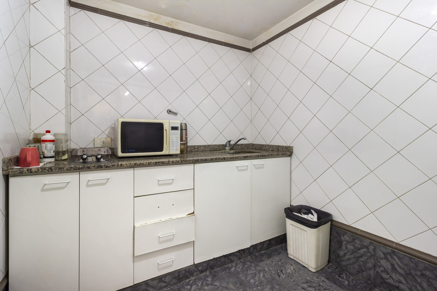 Edificio Comercial Exclusiva en el Corazon de Don Torcuato