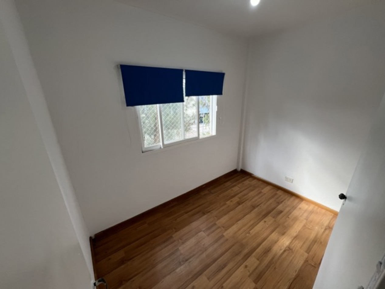 Departamento 4 ambientes al frente en Oportunidad c/ accesos directos 