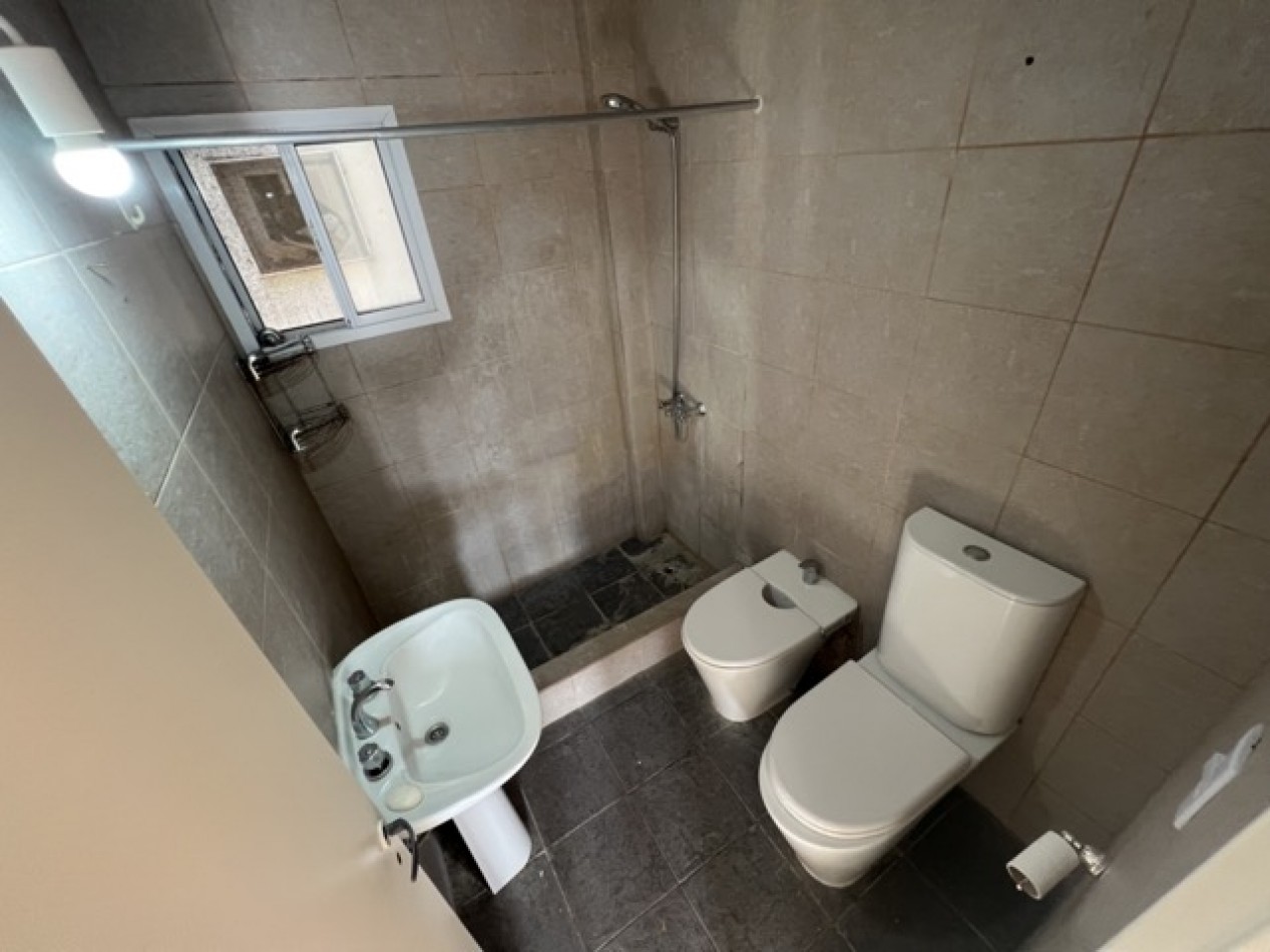 Departamento 4 ambientes al frente en Oportunidad c/ accesos directos 