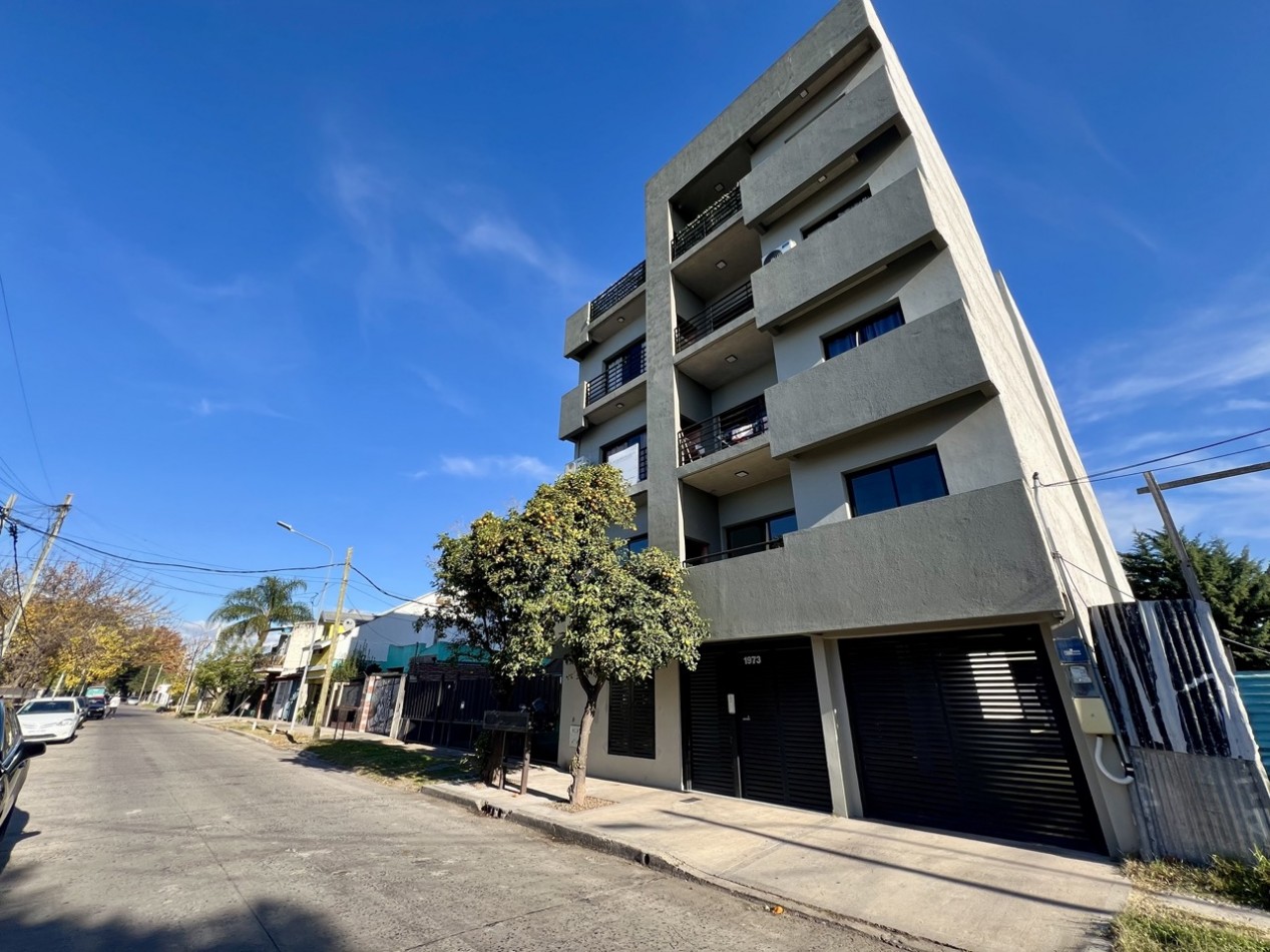 Departamento 1 ambiente con Renta Inmediata c/ Escritura - Balcon - Apto Comercial