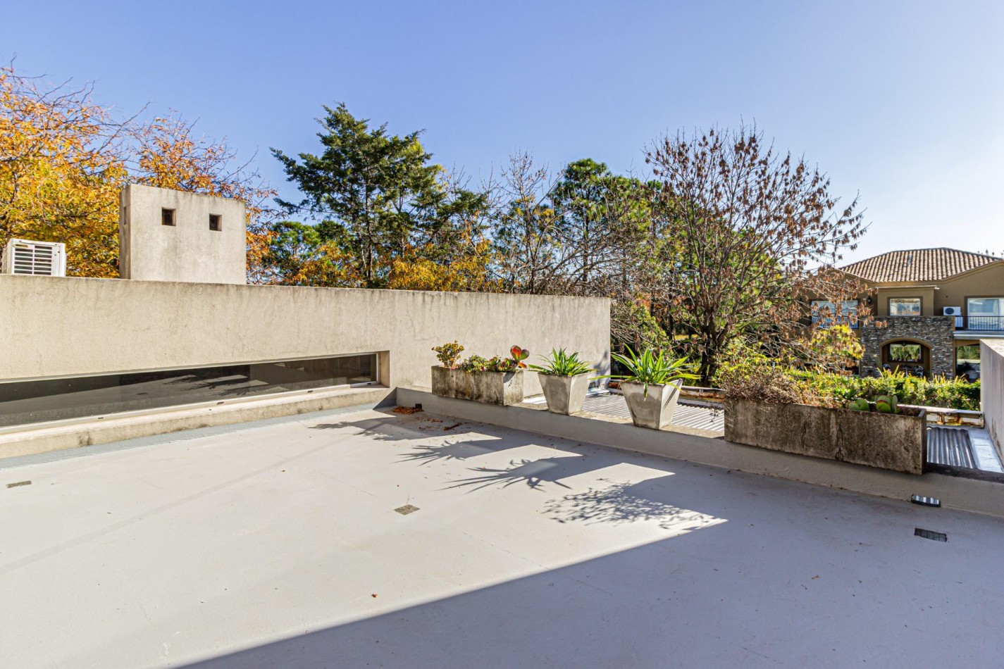 Casa 5 Ambientes | Lote Imperdible | Dep. de Servicio | Talar del Lago I - Excelente Esquina