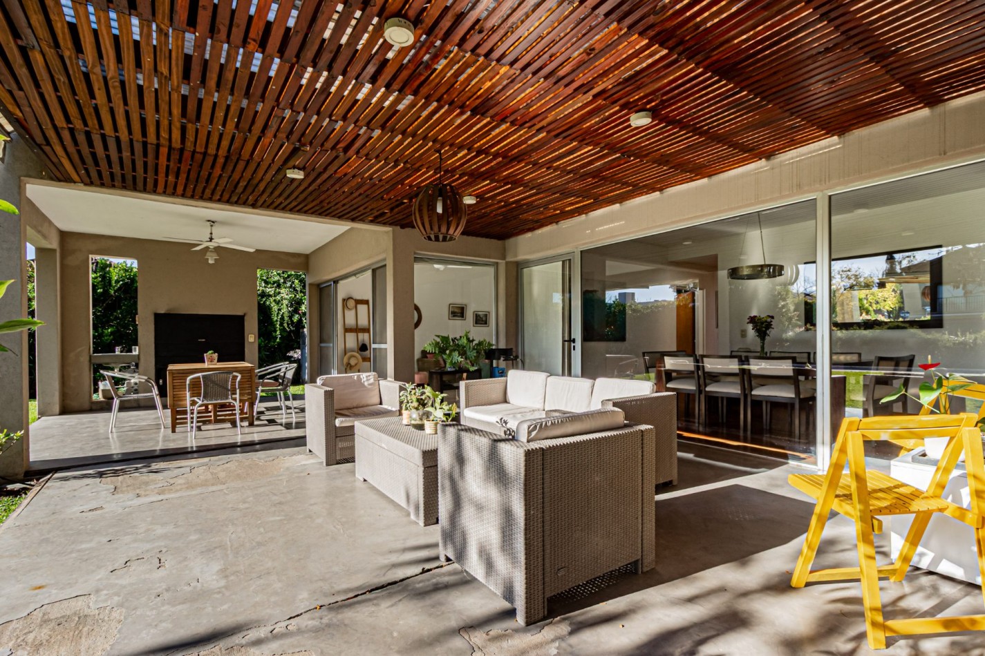 Casa 5 Ambientes | Lote Imperdible | Dep. de Servicio | Talar del Lago I - Excelente Esquina
