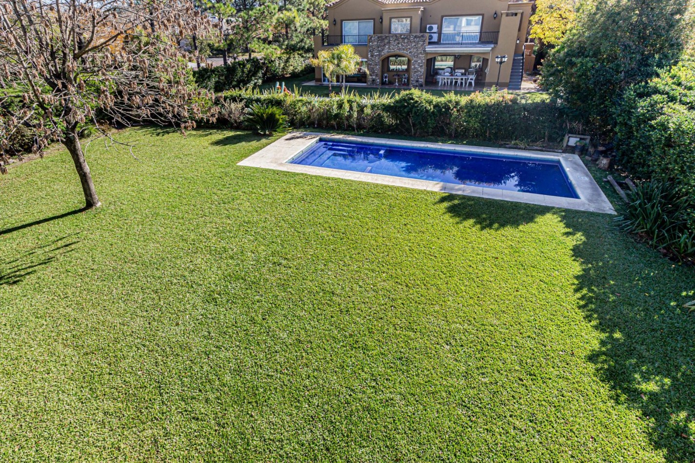 Casa 5 Ambientes | Lote Imperdible | Dep. de Servicio | Talar del Lago I - Excelente Esquina