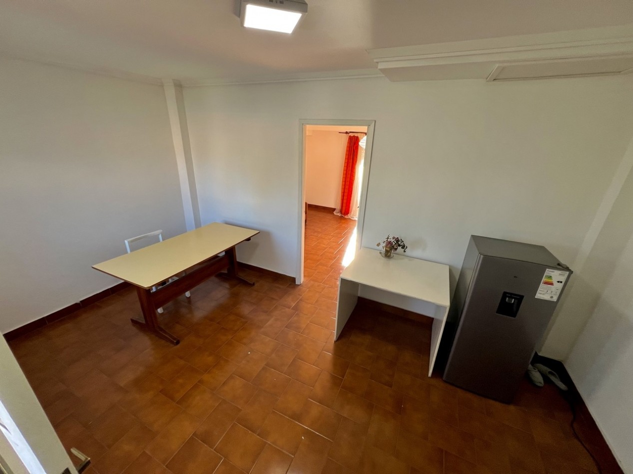 Casa imperdible en esquina | Depto, garaje y taller independientes