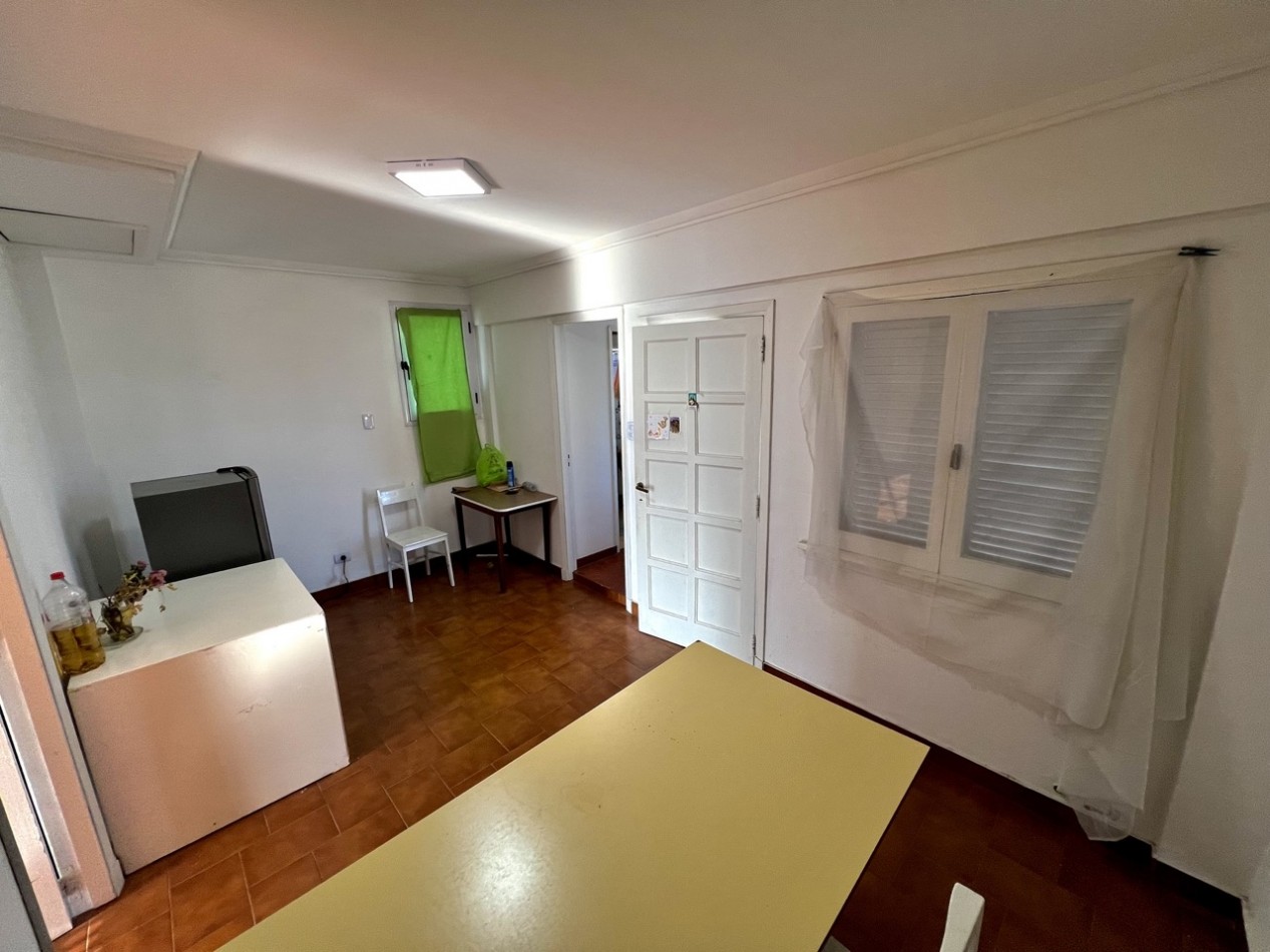 Casa imperdible en esquina | Depto, garaje y taller independientes