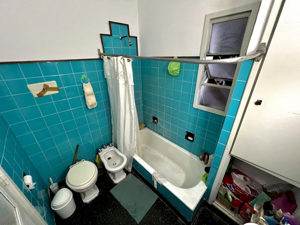 Casa imperdible en esquina | Depto, garaje y taller independientes