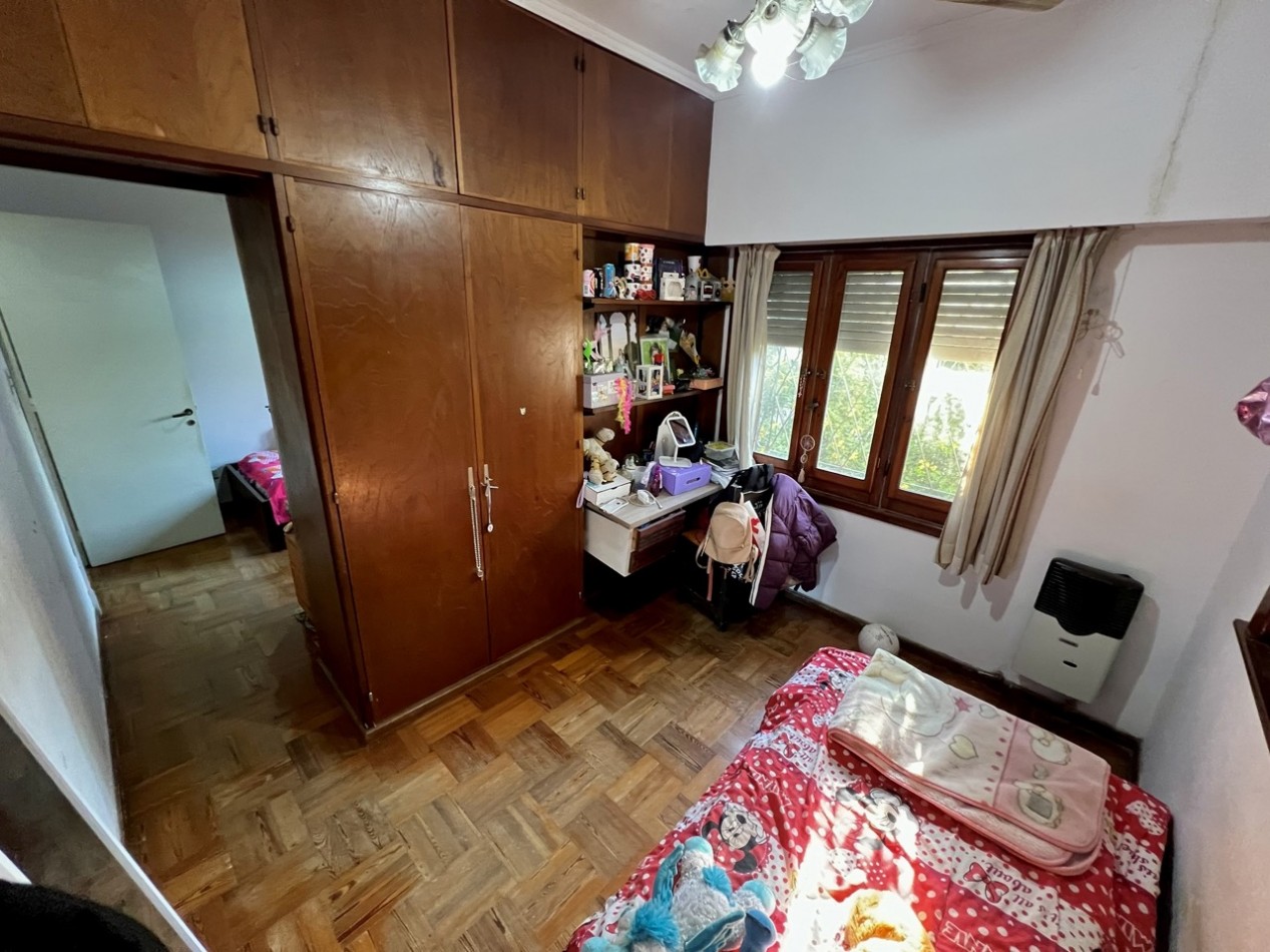 Casa imperdible en esquina | Depto, garaje y taller independientes