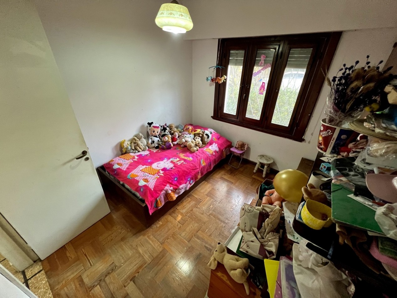Casa imperdible en esquina | Depto, garaje y taller independientes
