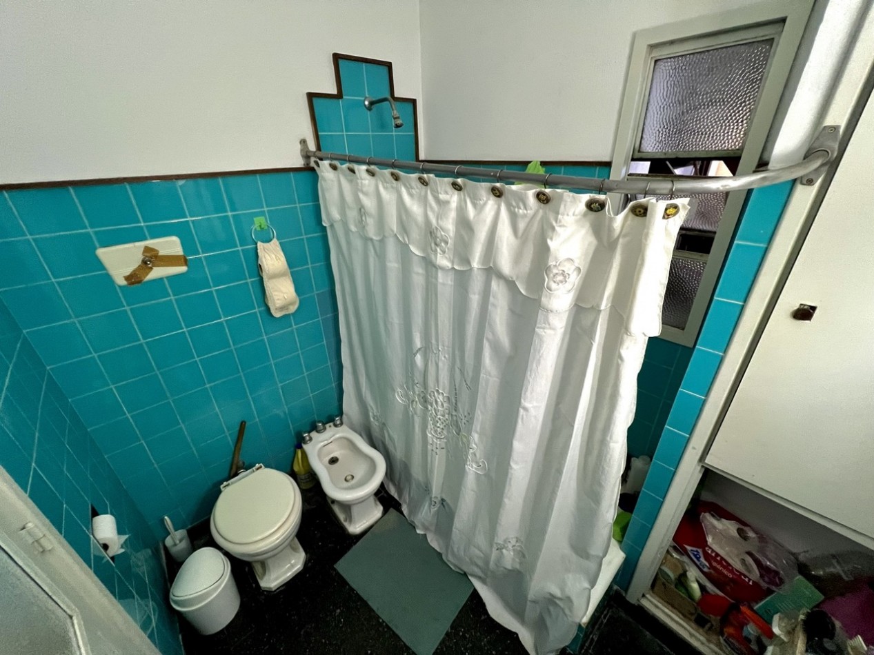 Casa imperdible en esquina | Depto, garaje y taller independientes