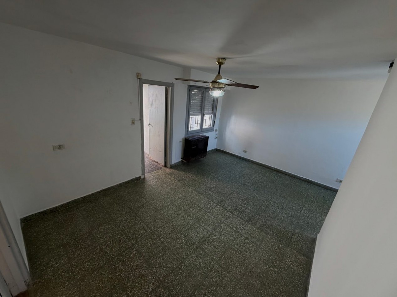 Oportunidad Real | Casa con Terreno Propio | Construccion Solida | Gran Proyeccion | Lavadero