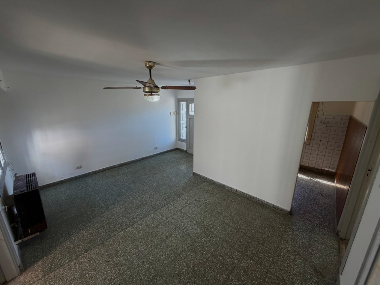 Oportunidad Real | Casa con Terreno Propio | Construccion Solida | Gran Proyeccion | Lavadero
