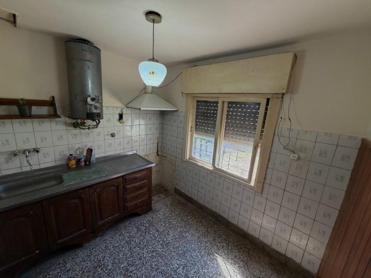 Oportunidad Real | Casa con Terreno Propio | Construccion Solida | Gran Proyeccion | Lavadero