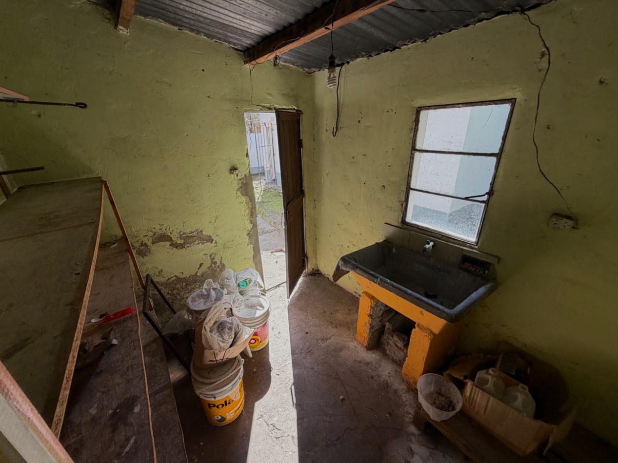 Oportunidad Real | Casa con Terreno Propio | Construccion Solida | Gran Proyeccion | Lavadero