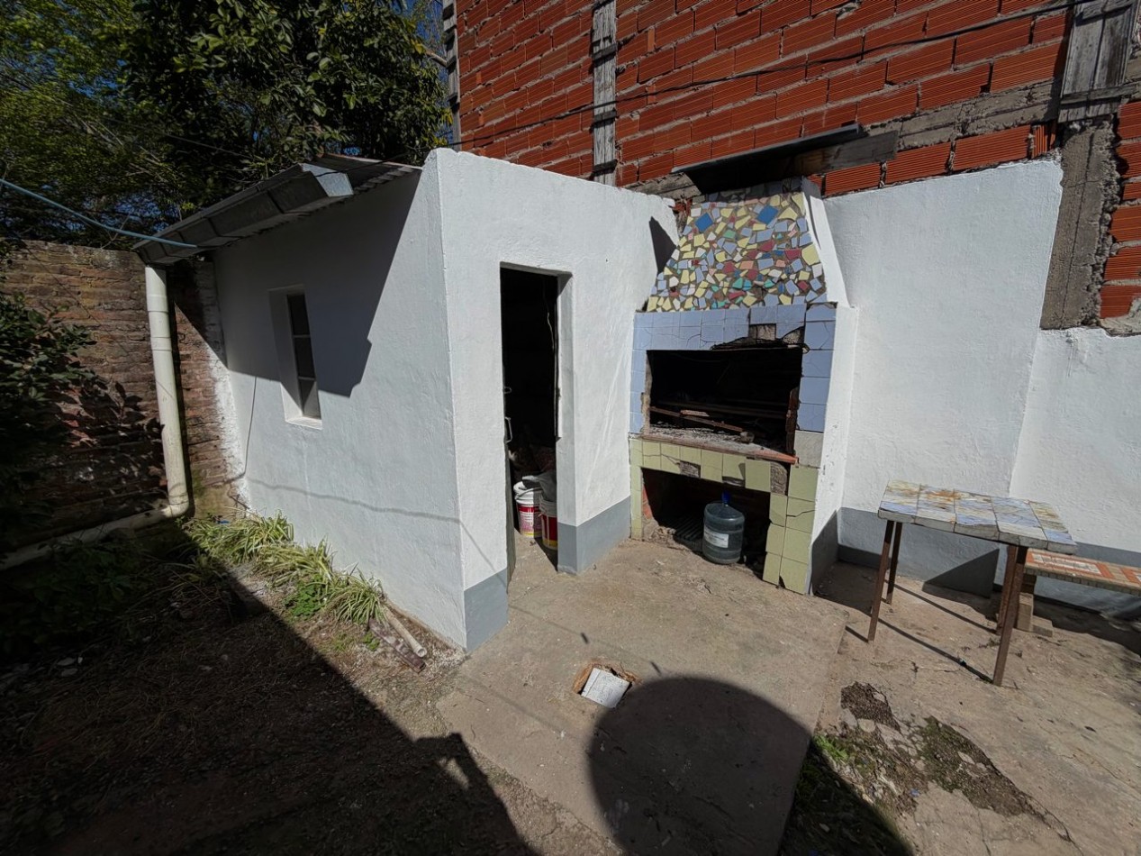 Oportunidad Real | Casa con Terreno Propio | Construccion Solida | Gran Proyeccion | Lavadero