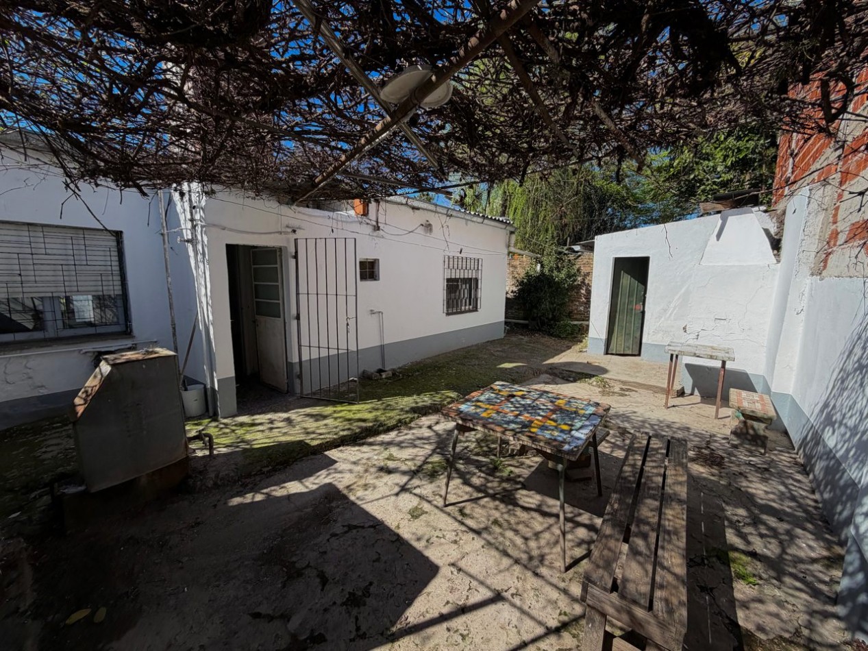 Oportunidad Real | Casa con Terreno Propio | Construccion Solida | Gran Proyeccion | Lavadero
