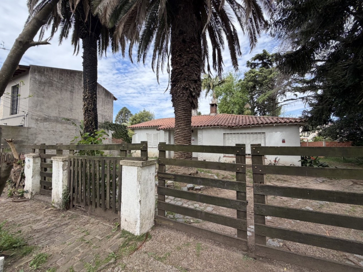 Terreno 800 m² con Dos Construcciones a Reciclar a Cuadras de Panamericana — Potencial Multifamiliar