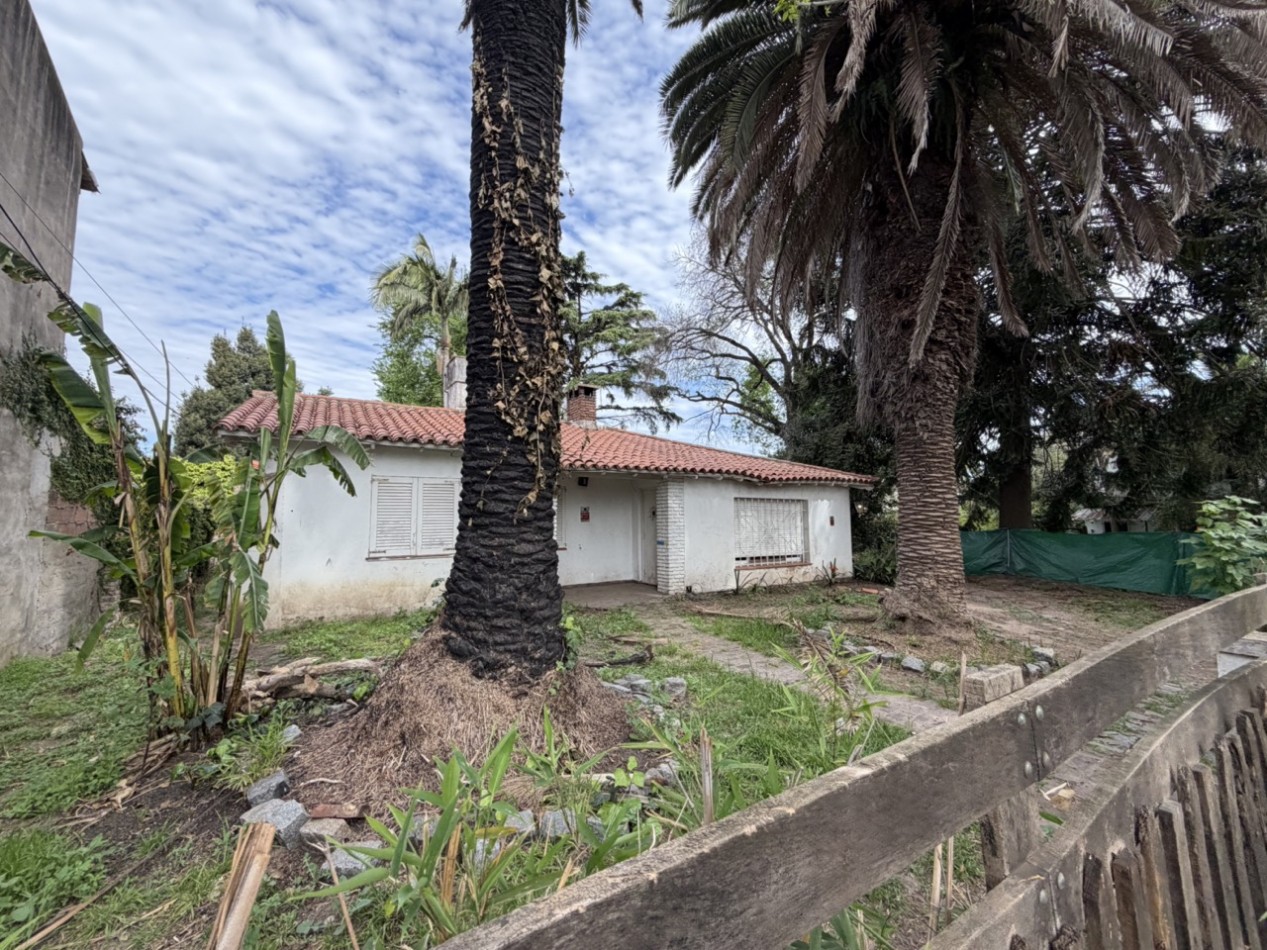 Terreno 800 m² con Dos Construcciones a Reciclar a Cuadras de Panamericana — Potencial Multifamiliar