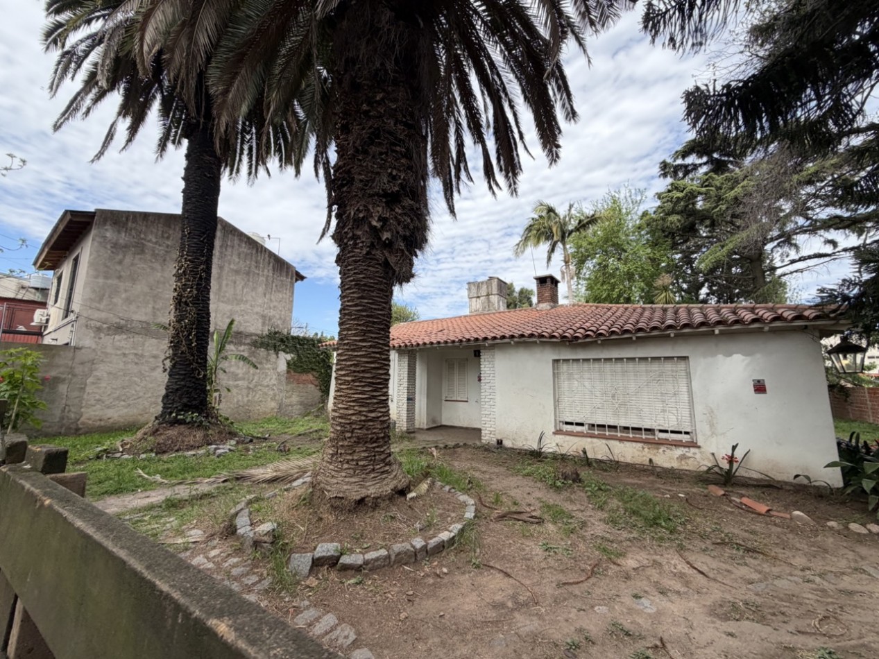 Terreno 800 m² con Dos Construcciones a Reciclar a Cuadras de Panamericana — Potencial Multifamiliar