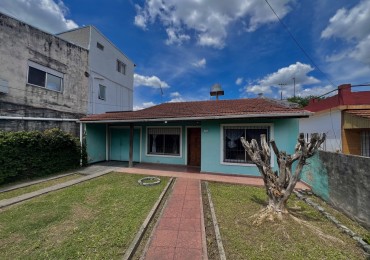 Casa de 3 ambientes con Lavadero + Cochera + Jardin + Galeria + Parrilla y Piscina | Villa de Mayo.