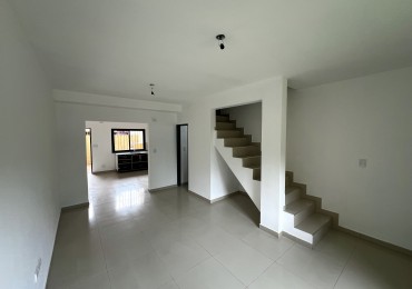 EXCELENTE DEPARTAMENTO EN OPORTUNIDAD 4 AMBIENTES C/ COCHERA - PARRILLA - LAVADERO - PLAYROOM - A/C
