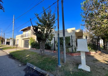 Casa imperdible en esquina | Depto, garaje y taller independientes